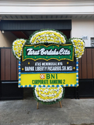 Papan Bunga Duka di Marang Kayu