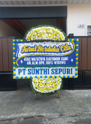 Papan Bunga Duka di Marang Kayu